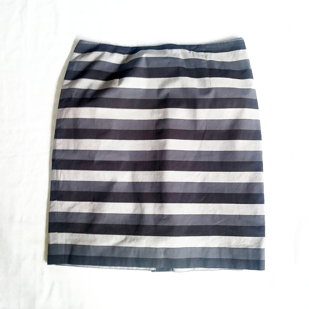 Halogen Lined Gray striped Pencil skirt